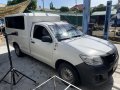 Selling White Toyota Hilux 2014 Truck in Quezon City -2