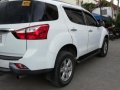 Selling 2nd Hand Isuzu Mu-X 2017 in Mandaue-2