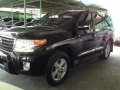 Selling Black Toyota Land Cruiser 2012 in Quezon City-6