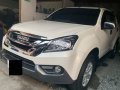 Isuzu Mu-X 2015 Automatic Diesel for sale in Quezon City-2