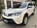 Selling 2nd Hand Toyota Rav4 2013 in Parañaque-9