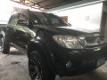 Black Toyota Hilux 2011 at 40000 km for sale-2