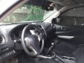 White Nissan Navara 2017 Truck at 50000 km for sale -3