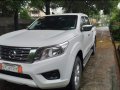 White Nissan Navara 2017 Truck at 50000 km for sale -3