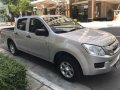 Sell 2nd Hand 2016 Isuzu D-Max Manual Diesel at 25000 km in Taguig-5
