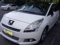 Selling 2nd Hand Peugeot 5008 in Makati-9