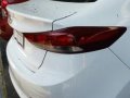 Selling White Hyundai Elantra 2016 at 14000 km in Makati-5