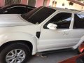 Sell White 2010 Ford Escape Automatic in Angeles -4