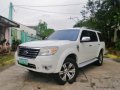 White Ford Everest 2010 at 89000 km for sale -6