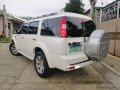 White Ford Everest 2010 at 89000 km for sale -2