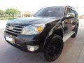 Selling Black Ford Everest 2013 Automatic Diesel -0