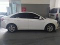 Selling White Chevrolet Cruze 2012 Automatic Gasoline at 30000 km-3