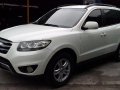 Selling White Hyundai Santa Fe 2011 Automatic Diesel at 60000 km in Pasig-8