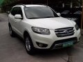 Selling White Hyundai Santa Fe 2011 Automatic Diesel at 60000 km in Pasig-9