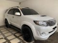 Selling Pearlwhite Toyota Fortuner 2015 in Manila-6