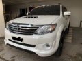 Selling Pearlwhite Toyota Fortuner 2015 in Manila-3