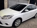 White Ford Focus 2013 at 58000 km for sale -5