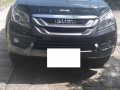 Selling Black Isuzu Mu-X 2016 in Parañaque-5