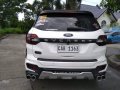 Selling White Ford Everest 2018 at 13686 km -3