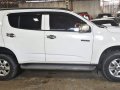 Sell White 2015 Chevrolet Trailblazer at 39000 km -3