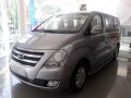 Hyundai Starex 2018 for sale in Manila -3