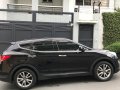 Black Hyundai Santa Fe 2013 for sale in Manila-3
