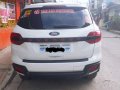 White Ford Everest 2017 at 29000 km for sale in Quezon City -2