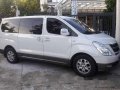 Selling White Hyundai Grand Starex 2010 Automatic Diesel -3