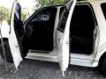 Selling White Ford Expedition 2011 in Quezon City -1