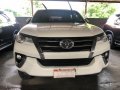 Selling White Toyota Fortuner 2017 in Quezon City-2