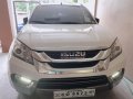 Selling Used Isuzu Mu-X 2016 at 17000 km in Pampanga -3