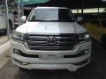 Selling White Toyota Land Cruiser 2016 in Quezon City-2