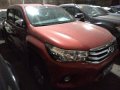 Selling Orange Toyota Hilux 2017 in Makati -2