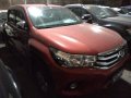 Selling Orange Toyota Hilux 2017 in Makati -3