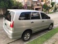 Selling Silver Toyota Innova 2009 in Muntinlupa -0