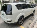 Sell White 2008 Mitsubishi Outlander in Manila -2