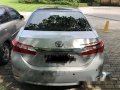 Selling Silver Toyota Corolla Altis 2014 Automatic Gasoline at 33700 km -4