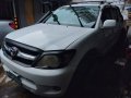 White Toyota Hilux 2005 for sale in Quezon City-3