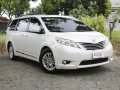 Selling White Toyota Sienna 2015 in Quezon City-1