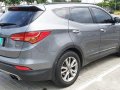 Grey Hyundai Santa Fe 2013 at 50000 km for sale-2