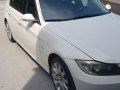 White Bmw 320I 2009 at 70000 km for sale -5