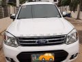 Sell White 2013 Ford Everest Automatic Diesel at 87000 km -0