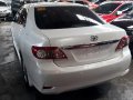 Sell White 2013 Toyota Corolla Altis Automatic Gasoline at 52345 km -2