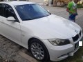 White Bmw 320I 2009 at 70000 km for sale -0