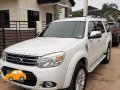 Sell White 2013 Ford Everest Automatic Diesel at 87000 km -4