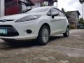 White Ford Fiesta 2013 at 86000 km for sale -5
