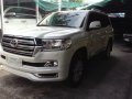 Selling White Toyota Land Cruiser 2016 in Quezon City-5