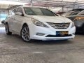 White Hyundai Sonata 2010 Automatic Gasoline for sale in Makati-8