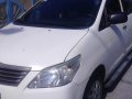 Sell White 2013 Toyota Innova in Bacoor -0