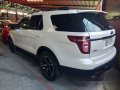 Selling White Ford Explorer 2015 in Quezon City -4